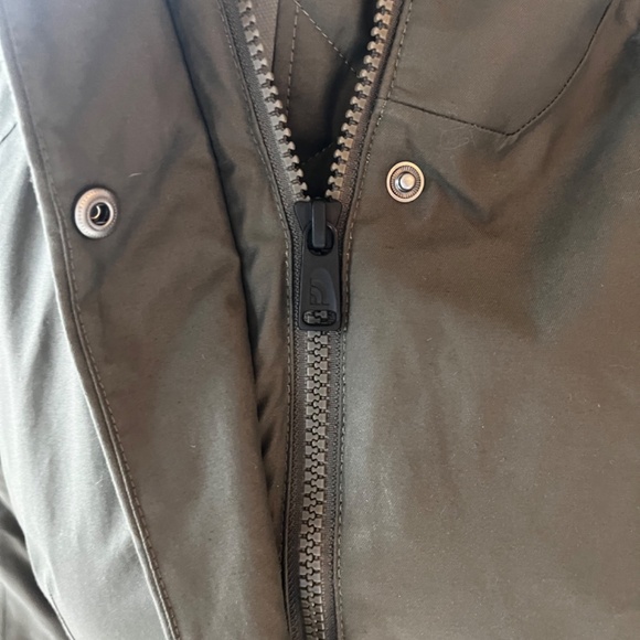 North Face Womens Down Coat - Picture 8 of 9